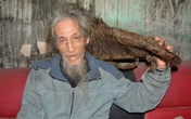 Chuyện về người đàn ông có mái tóc "ma làm" 10 năm không cắt Chuyện về người đàn ông có mái tóc "ma làm" 10 năm không cắt