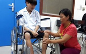 Xót thương gia cảnh cậu bé không cha, khao khát 'tự đi được bằng đôi chân của mình' Xót thương gia cảnh cậu bé không cha, khao khát 'tự đi được bằng đôi chân của mình'