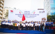 Hàng ngàn người “phủ xanh” phố đi bộ cổ vũ Đoàn Thể thao Việt Nam Hàng ngàn người “phủ xanh” phố đi bộ cổ vũ Đoàn Thể thao Việt Nam