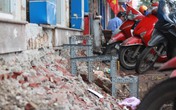 Hà Nội: Trót lấn chiếm vài bậc tam cấp, người dân giờ khổ vì "chiến dịch" đòi lại vỉa hè Hà Nội: Trót lấn chiếm vài bậc tam cấp, người dân giờ khổ vì "chiến dịch" đòi lại vỉa hè