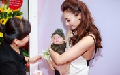 Con gái Hồng Quế gây chú ý khi lần đầu xuất hiện ở sự kiện Con gái Hồng Quế gây chú ý khi lần đầu xuất hiện ở sự kiện