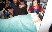 Lưu Đức Hoa vẫn bất động sau khi bị ngựa giẫm lên lưng Lưu Đức Hoa vẫn bất động sau khi bị ngựa giẫm lên lưng