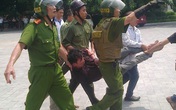 “Ngáo đá”, người đàn ông 45 tuổi châm lửa đốt cửa hàng nhôm kính “Ngáo đá”, người đàn ông 45 tuổi châm lửa đốt cửa hàng nhôm kính