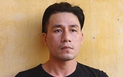 Tên trộm bị bố con chủ nhà tóm gọn Tên trộm bị bố con chủ nhà tóm gọn