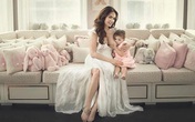 Ái nữ của tỷ phú F1 không ngần ngại khoe ảnh mặc lộng lẫy cho con bú Ái nữ của tỷ phú F1 không ngần ngại khoe ảnh mặc lộng lẫy cho con bú