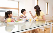 3 việc bố mẹ không nên làm hộ con 3 việc bố mẹ không nên làm hộ con