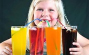 Chuyên gia Úc, Mỹ khuyên không nên cho trẻ uống nước trái cây, bác sĩ Việt nói gì? Chuyên gia Úc, Mỹ khuyên không nên cho trẻ uống nước trái cây, bác sĩ Việt nói gì?