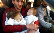 Ám ảnh kinh hoàng của những người sống sót sau vụ tấn công hóa học Syria Ám ảnh kinh hoàng của những người sống sót sau vụ tấn công hóa học Syria