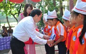 EVN Hà Nội tiếp bước học sinh đến trường EVN Hà Nội tiếp bước học sinh đến trường