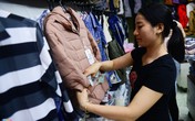 Người Sài Gòn đổ xô mua áo khoác ngày lạnh dưới 20 độ C Người Sài Gòn đổ xô mua áo khoác ngày lạnh dưới 20 độ C