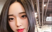 Nhờ bức ảnh chụp dạo tại triển lãm xe hơi, cô gái vô danh trở thành hot girl vì quá xinh Nhờ bức ảnh chụp dạo tại triển lãm xe hơi, cô gái vô danh trở thành hot girl vì quá xinh