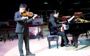 “Thần đồng” Violon Trần Lê Quang Tiến: Sự chờ đợi sau 20 năm “Thần đồng” Violon Trần Lê Quang Tiến: Sự chờ đợi sau 20 năm