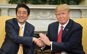 Kiểu bắt tay gây “sốt” cả thế giới của Tổng thống Donal Trump được đánh giá là "thảm họa" Kiểu bắt tay gây “sốt” cả thế giới của Tổng thống Donal Trump được đánh giá là "thảm họa"