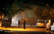 Nghệ An: Hơn 10 tiếng kêu gọi, nghi phạm vẫn ngoan cố tử thủ cùng súng và lựu đạn Nghệ An: Hơn 10 tiếng kêu gọi, nghi phạm vẫn ngoan cố tử thủ cùng súng và lựu đạn