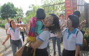 Hải Phòng: Bỏ 2 con ở chùa, người mẹ quay lại nhờ thầy... nuôi giúp Hải Phòng: Bỏ 2 con ở chùa, người mẹ quay lại nhờ thầy... nuôi giúp