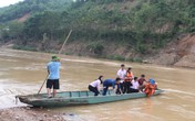 Lũ cuốn trôi cầu, cả nghìn dân vùng cao bị cô lập Lũ cuốn trôi cầu, cả nghìn dân vùng cao bị cô lập