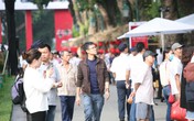 Hàng nghìn người dân ùn ùn kéo đến tham dự sự kiện ra mắt xe VinFast Hàng nghìn người dân ùn ùn kéo đến tham dự sự kiện ra mắt xe VinFast