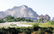 Hàng trăm hộ dân sống khổ bên Cụm công nghiệp núi Vức Hàng trăm hộ dân sống khổ bên Cụm công nghiệp núi Vức