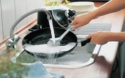 8 sai lầm 99% gia đình Việt mắc phải khiến chảo chống dính thành “ổ” độc, phải bỏ ngay! 8 sai lầm 99% gia đình Việt mắc phải khiến chảo chống dính thành “ổ” độc, phải bỏ ngay!