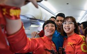 Chuyến bay về nước vui vẻ của thầy trò HLV Park Hang-seo Chuyến bay về nước vui vẻ của thầy trò HLV Park Hang-seo