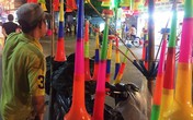 Dịch vụ “ăn theo” bóng đá “hốt bạc triệu” trong đêm chiến thắng Dịch vụ “ăn theo” bóng đá “hốt bạc triệu” trong đêm chiến thắng
