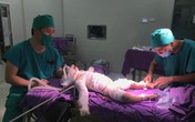Cứu sống bé gái dân tộc Tày bị bỏng nước sôi trong đêm Giao thừa Cứu sống bé gái dân tộc Tày bị bỏng nước sôi trong đêm Giao thừa