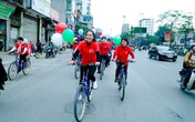 Nghệ sĩ Lan Hương, Trà My rủ nhau đạp xe xuống phố giữa ngày lạnh Nghệ sĩ Lan Hương, Trà My rủ nhau đạp xe xuống phố giữa ngày lạnh