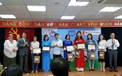 36 tác phẩm xuất sắc được vinh danh tại Lễ trao giải “Giải thưởng Báo chí về trẻ em” 36 tác phẩm xuất sắc được vinh danh tại Lễ trao giải “Giải thưởng Báo chí về trẻ em”