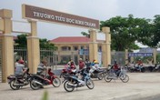 Cô giáo quỳ gối xin lỗi phụ huynh: “Lộ” bất cập của Hội Phụ huynh và Hiệu trưởng Cô giáo quỳ gối xin lỗi phụ huynh: “Lộ” bất cập của Hội Phụ huynh và Hiệu trưởng