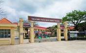 Cô giáo quỳ gối xin lỗi phụ huynh: Dùng bạo lực trong giáo dục đã quá lạc hậu Cô giáo quỳ gối xin lỗi phụ huynh: Dùng bạo lực trong giáo dục đã quá lạc hậu