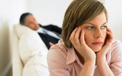 Chồng đập cả mâm bát khi tôi nhờ anh rửa hộ Chồng đập cả mâm bát khi tôi nhờ anh rửa hộ