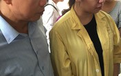 Cháu bé rơi từ tầng 4 trường tiểu học xuống đất: Sau gần 10 ngày vẫn mê man bất tỉnh Cháu bé rơi từ tầng 4 trường tiểu học xuống đất: Sau gần 10 ngày vẫn mê man bất tỉnh