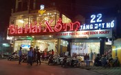 Vỉa hè nhiều nơi ở Hà Nội - như chưa hề có cuộc… ra quân (3): Khi vỉa hè là “thiên đường ăn nhậu” Vỉa hè nhiều nơi ở Hà Nội - như chưa hề có cuộc… ra quân (3): Khi vỉa hè là “thiên đường ăn nhậu”