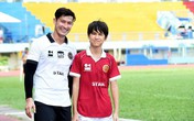 Huy Khánh: 'Tôi mong con trai không đi vào vết xe đổ của mình' Huy Khánh: 'Tôi mong con trai không đi vào vết xe đổ của mình'