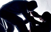 Phụ nữ làm gì khi “sống không nổi, bỏ cũng không xong”? Phụ nữ làm gì khi “sống không nổi, bỏ cũng không xong”?