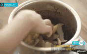 Học theo chị hàng xóm đổ vỏ khoai tây và nước vào chiếc nồi cháy đen, tôi giật mình khi nhìn thấy kết quả ngoài sức tưởng tượng Học theo chị hàng xóm đổ vỏ khoai tây và nước vào chiếc nồi cháy đen, tôi giật mình khi nhìn thấy kết quả ngoài sức tưởng tượng