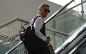 Thua trận ra sân bay về nước, hình ảnh quá điển trai của Cristiano Ronaldo vẫn khiến fan nữ ngất ngây Thua trận ra sân bay về nước, hình ảnh quá điển trai của Cristiano Ronaldo vẫn khiến fan nữ ngất ngây