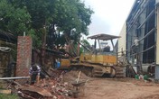 Thanh Hóa: 4 công nhân thương vong do sập tường rào Thanh Hóa: 4 công nhân thương vong do sập tường rào