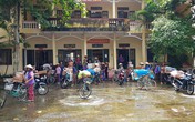Vụ dân mua phải hàng rởm, vây trụ sở xã: Yêu cầu kiểm điểm Trưởng phòng Văn hóa thông tin huyện Vụ dân mua phải hàng rởm, vây trụ sở xã: Yêu cầu kiểm điểm Trưởng phòng Văn hóa thông tin huyện