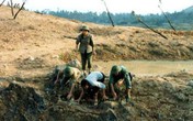Thâm cung bí sử (145 - 7): Chiến tranh là có hy sinh Thâm cung bí sử (145 - 7): Chiến tranh là có hy sinh
