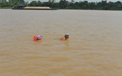 Cụ ông 84 tuổi, 25 năm bơi vượt sông Hồng Cụ ông 84 tuổi, 25 năm bơi vượt sông Hồng