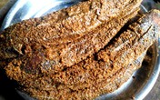 Chế biến cá lóc tươi thành mắm thu trăm triệu mỗi năm Chế biến cá lóc tươi thành mắm thu trăm triệu mỗi năm