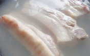 Chần thịt qua nước sôi, sai lầm tai hại chị em phải bỏ ngay Chần thịt qua nước sôi, sai lầm tai hại chị em phải bỏ ngay