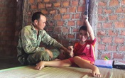Cậu bé mắc chứng bệnh “lạ” và ước mơ giản dị đến xót xa của người cha khốn khổ Cậu bé mắc chứng bệnh “lạ” và ước mơ giản dị đến xót xa của người cha khốn khổ
