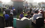 Phát hoảng khi gần 100 ngôi mộ bị đập vỡ bát hương trong đêm Phát hoảng khi gần 100 ngôi mộ bị đập vỡ bát hương trong đêm