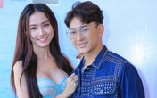 Phan Thị Mơ mặc hở bạo tới chúc mừng Hoàng Kỳ Nam Phan Thị Mơ mặc hở bạo tới chúc mừng Hoàng Kỳ Nam