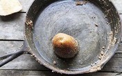 Cắt đôi củ khoai tây chà chảo, mẹ trẻ gây bất ngờ với thành quả sau 2 phút Cắt đôi củ khoai tây chà chảo, mẹ trẻ gây bất ngờ với thành quả sau 2 phút