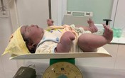 Kỳ tích ngày 20/10: Sản phụ đẻ thường được bé gái nặng 5,5kg! Kỳ tích ngày 20/10: Sản phụ đẻ thường được bé gái nặng 5,5kg!