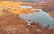 Trượt chân ngã xuống hố khai thác quặng, 2 học sinh chết đuối thương tâm Trượt chân ngã xuống hố khai thác quặng, 2 học sinh chết đuối thương tâm