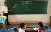 Thầy giáo Êđê sáng đi dạy, chiều vận động học sinh đến trường Thầy giáo Êđê sáng đi dạy, chiều vận động học sinh đến trường